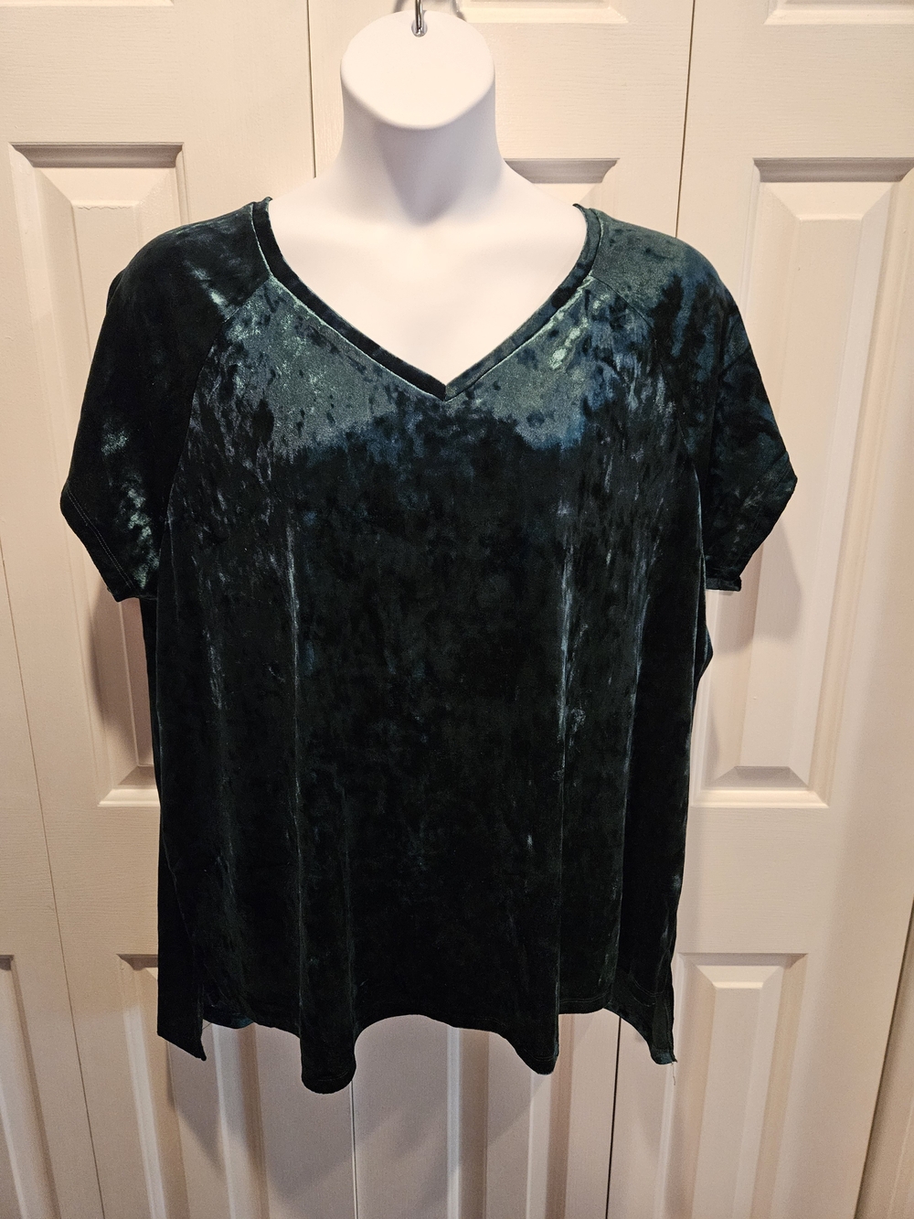 Ellos Stretch Crushed Velour V-Neck Short Sleeve Tee